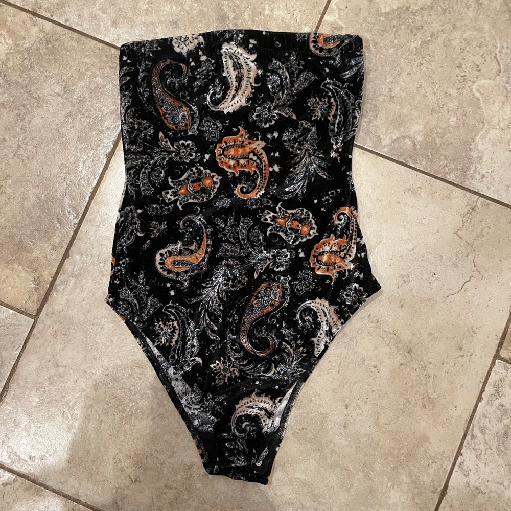 Super cute strapless bodysuit